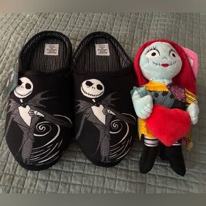 NWT Disney The Nightmare Before Christmas Men’s Slipper Size 13 and a plushie